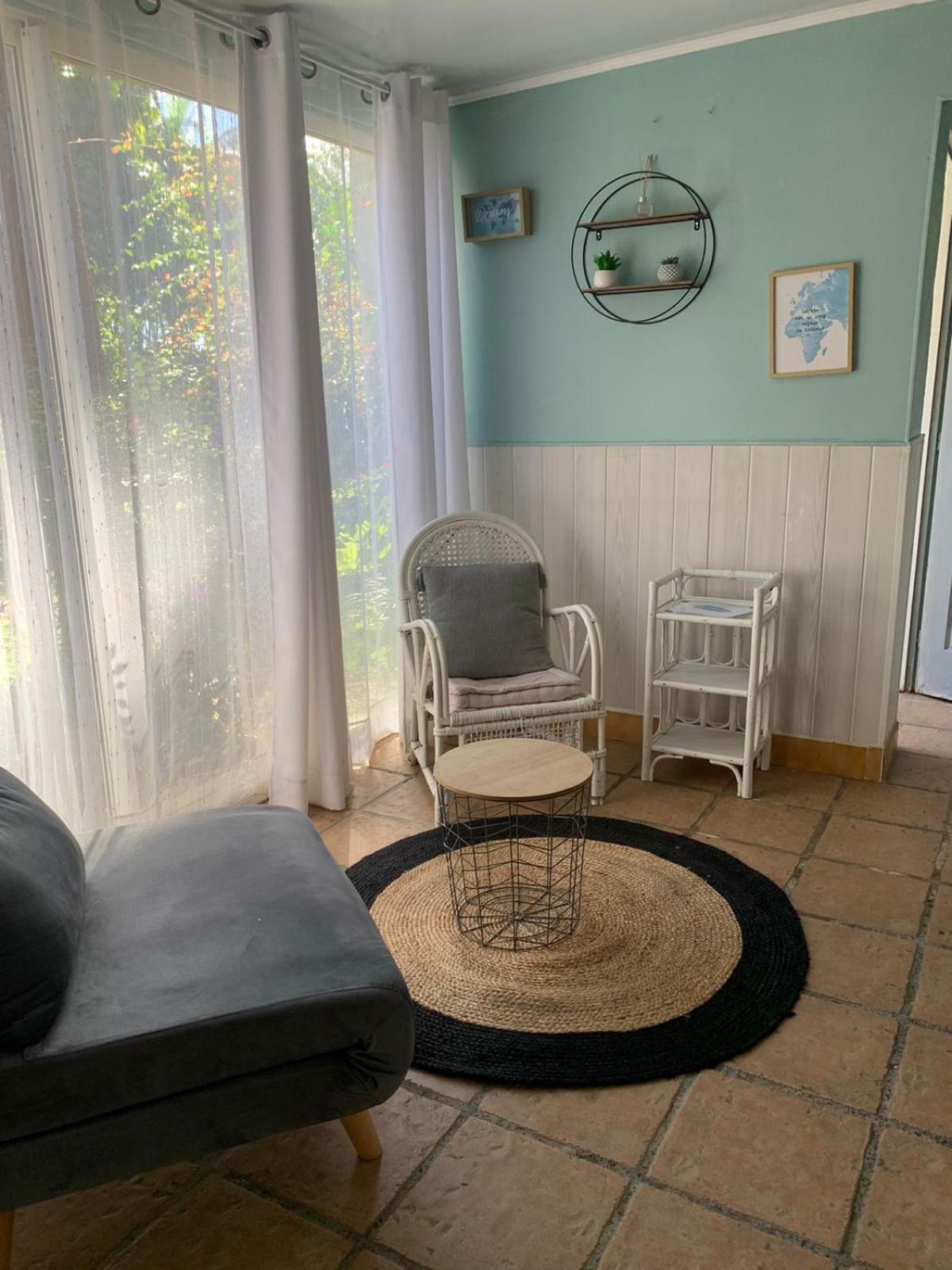 Le Medinilla Bed & Breakfast Bras-Panon Luaran gambar