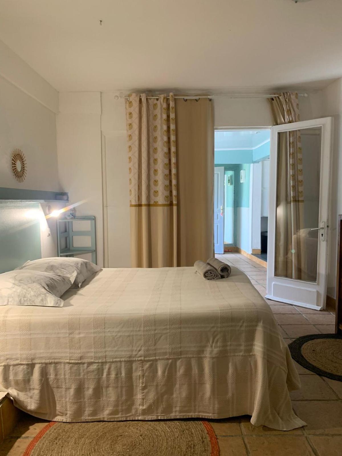 Le Medinilla Bed & Breakfast Bras-Panon Luaran gambar